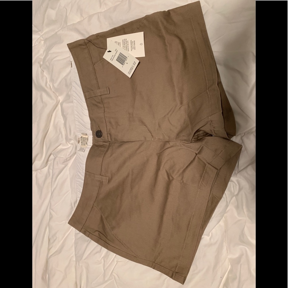 Size 9 Volcom Short 3 in inseam NWT